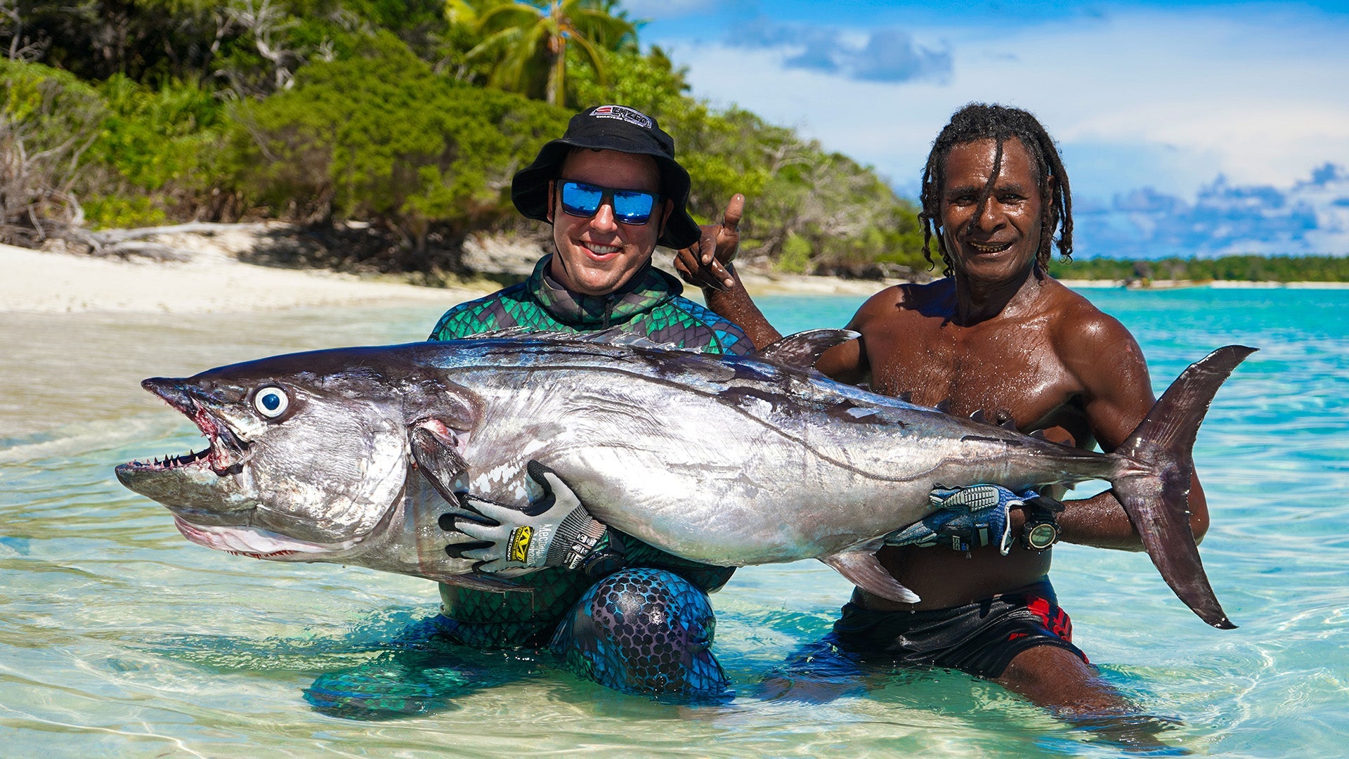 DIVING WITH GIANTS